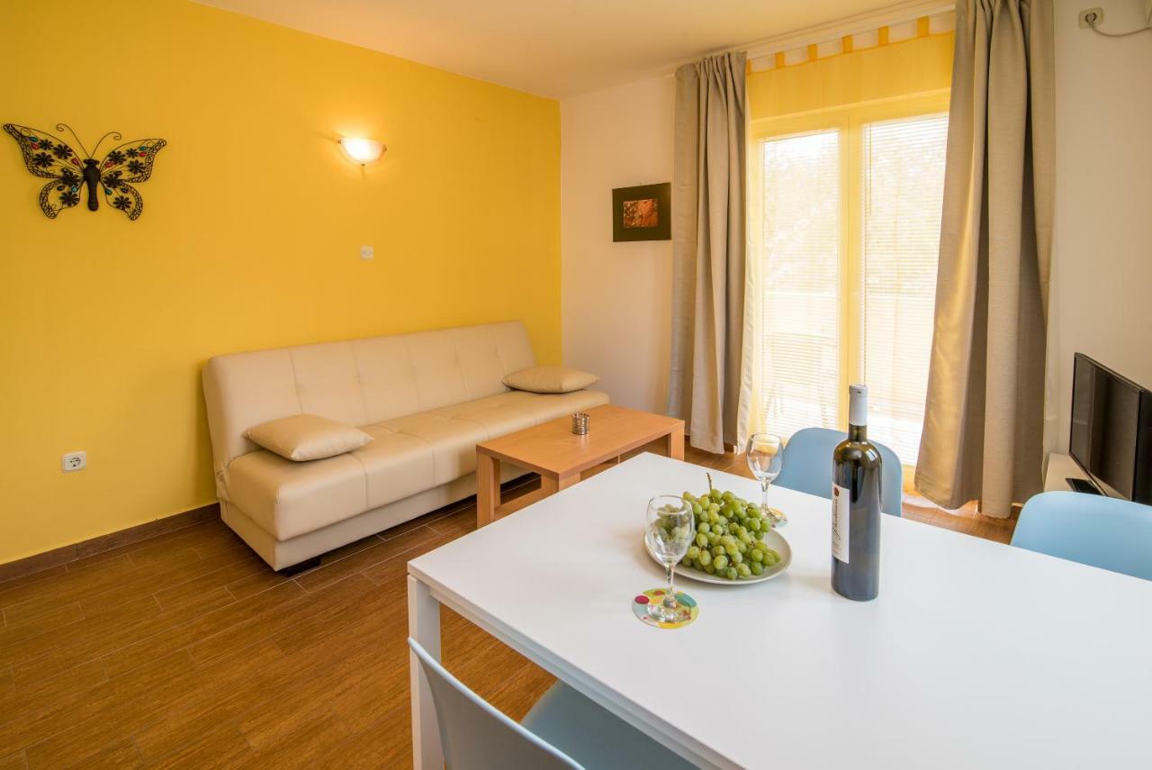 Kornić Apartments Sanjin מראה חיצוני תמונה