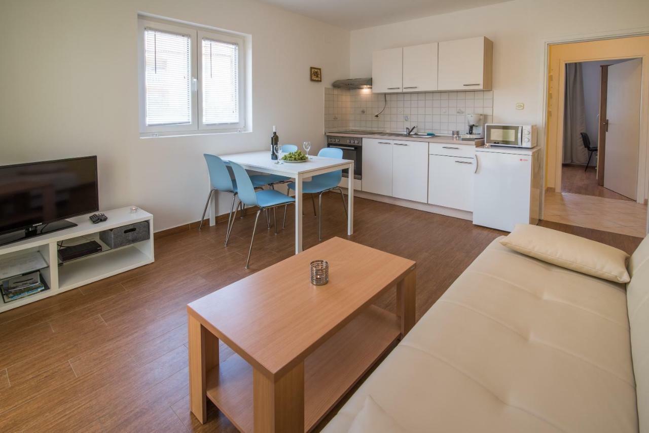 Kornić Apartments Sanjin מראה חיצוני תמונה